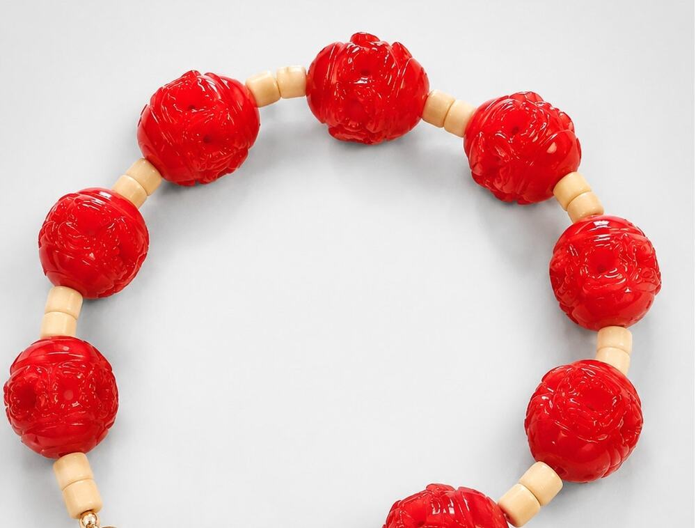 Vintage Cherry Red & White Molded Plastic Beaded Bracelet 8" sbr-7